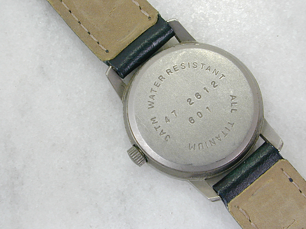 ユングハンス チタン腕時計